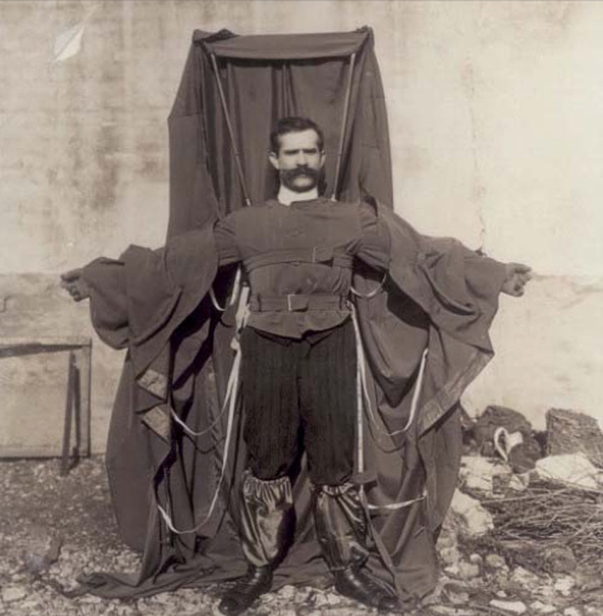 Der glücklose Fallschirmkonstrukteur Franz Reichelt in seinem «Fledermaus-Anzug».&nbsp;