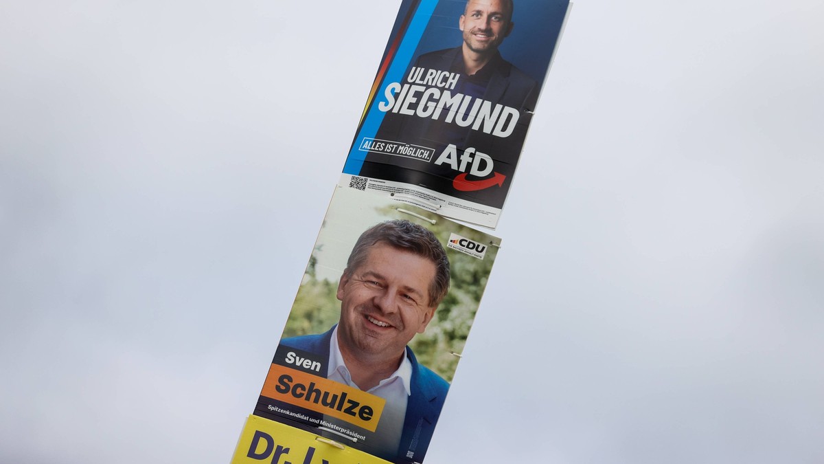 03.09.2026, xtgx, Politik, Landtagswahl 2026 in Sachsen-Anhalt. Symbolfoto, Symbolbild, Wahlplakate, Plakate von Ulrich SIegmund Alternative f�r Deutschland, AfD und Ministerpr�sident Sven Schulze CDU ...