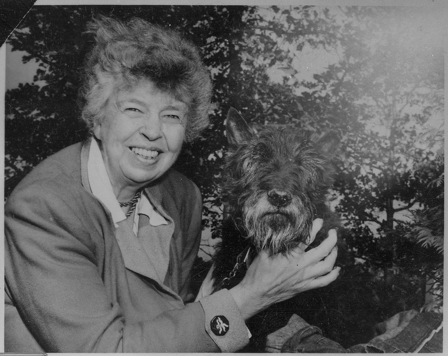 Fala und Eleanor Roosevelt in Val-Kill beim Hyde Park, New York, 1951.