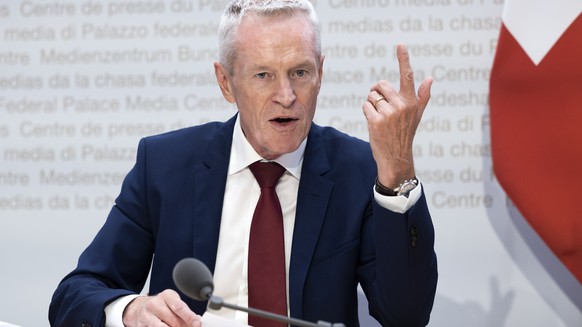 Werner Luginbuehl, Praesident der Eidgenoessischen Elektrizitaetskommission ElCom, spricht waehrend einer Medienkonferenz zum Beschluss des Bundesrates, die Verordnung zur Wasserkraftreserve in Kraft  ...