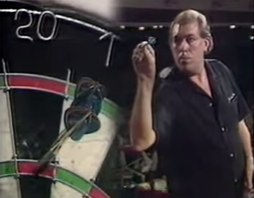 13.10.1984: John Lowe schafft den ersten «Nine Darter» vor laufender Kamera und kassiert eine unverschämt hohe Prämie
