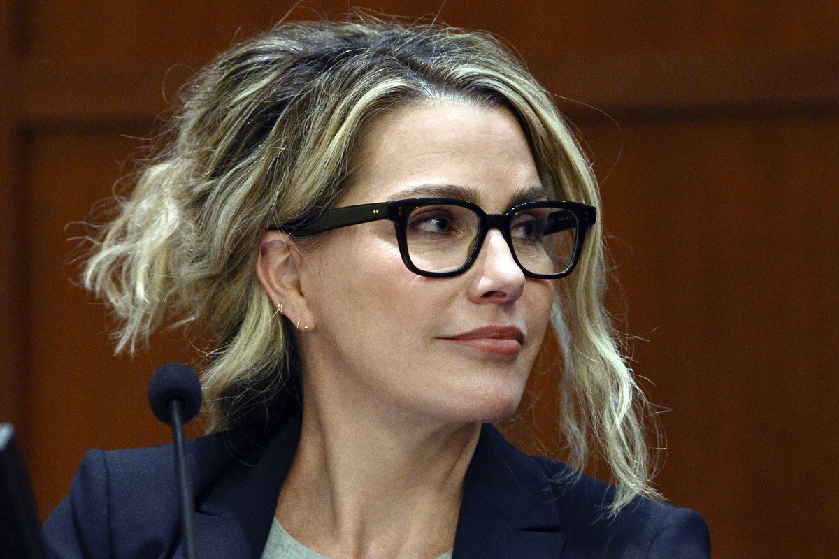 Clinical and forensic psychologist Dr. Shannon Curry, testifies in the courtroom at the Fairfax County Circuit Court in Fairfax, Va., Tuesday, April 26, 2022. Actor Johnny Depp sued his ex-wife actres ...