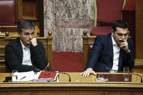 Tsakalotos (links) mit Tsipras.