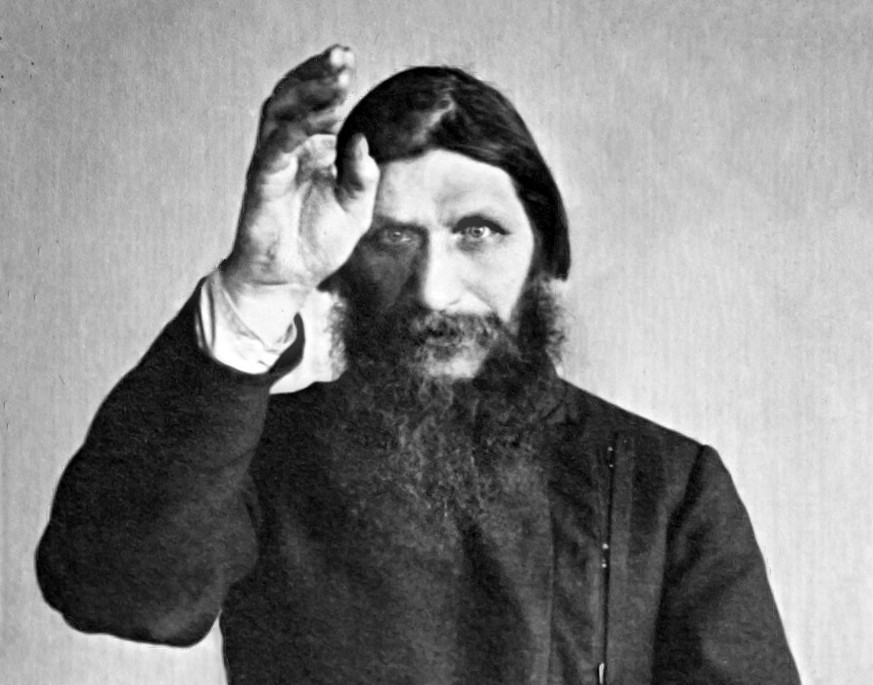 Rasputins politischer Einfluss auf den Zaren kann so stark nicht gewesen sein. Weder in der Sache mit den Juden schenkte Nikolaus II. dem Wunderheiler Gehör, noch ging er auf seine Warnungen bezüglich ...