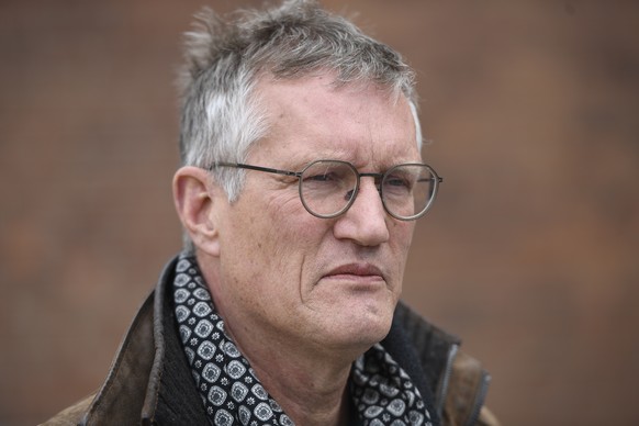 epa08373156 Anders Tegnell, state epidemiologist of Sweden&#039;s Public Health Authority speaks to the media after the authorities&#039; daily press meeting in Stockholm, Sweden, 04 April 2020. Count ...