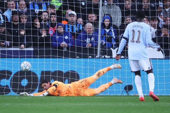 Brugge's goalkeeper Yann Sommer saves during the Champions League opening phase soccer match between Club Brugge and Aston Villa in Bruges, Belgium, Tuesday, Sept. 8, 2026. (AP Photo/Omar Havana) ...
