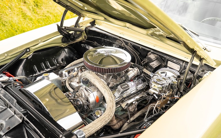 Pontiac Firebird 400 Cabriolet (1969)

https://www.zwischengas.com/de/inserat/Pontiac-Firebird-400-Cabriolet-1969/10e923ee-dd60-4cb8-8594-435fec7d5951.html