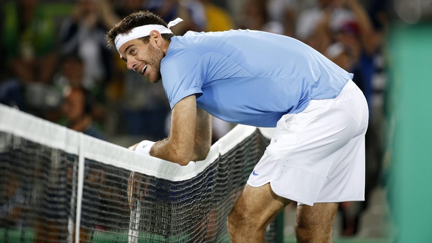 epaselect epa05485760 Juan Martin del Potro of Argentina reacts after loosing against Andy Murray of Great Britain during men&#039;s singles gold medal match of the Rio 2016 Olympic Games Tennis event ...