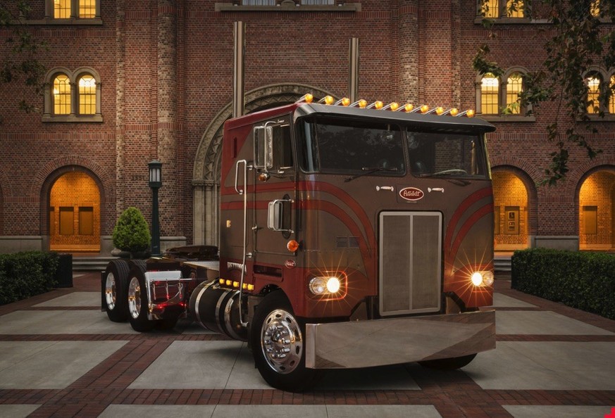 Rigs On Location: Was passiert, wenn ein Modefotograf Trucks fotografiert.

https://rogersnider.com/Categories/Rigs-on-Location/27/thumbs