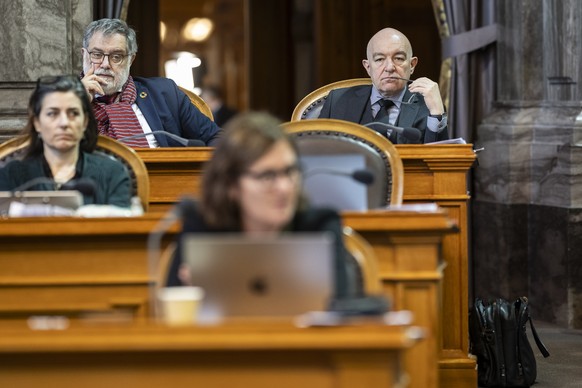 Daniel Jositsch, SP-ZH, rechts, und Carlo Sommaruga, SP-GE, hoert einem Votum zur Debatte um die Finanzierung des UNO-Hilfswerk der Vereinten Nationen fuer Palaestina-Fluechtlinge im Nahen Osten, UNRW ...