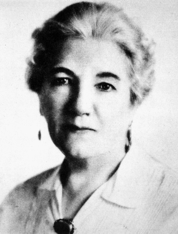 LAURA INGALLS WILDER 1867-1957. American writer. Photographed in 1936, five years after she Wilder began the series of Little House books about her childhood on the American frontier. PUBLICATIONxNOTx ...