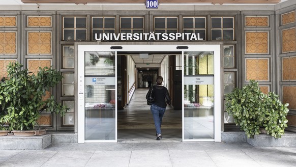 The entrance of the University Hospital Zurich, on Sunday, July 22, 2018, in Zurich, Switzerland. Chairman Sergio Marchionne, the CEO of carmaker Fiat Chrysler, was hospitalised at the University Hospital Zurich. Marchionne's health conditions after shoulder surgery prevented him from fulfilling his role as chairman. (KEYSTONE/Ennio Leanza)