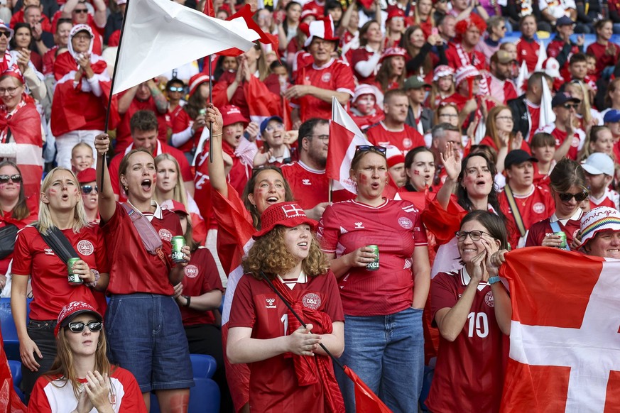Fans D�nemark , UEFA Womens EURO 2025, Frauen EM, Gruppe C, Deutschland vs. D�nemark, 08.07.2025, St. Jakob-Park, Basel, Schweiz Basel St. Jakob-Park Kanton Basel-Stadt Schweiz *** Fans Denmark , UEFA ...