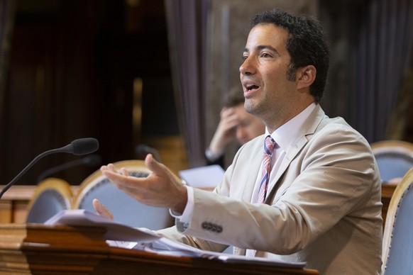 Andrea Caroni, FDP-AR, spricht waehrend der Debatte um das Aktienrecht, waehrend der Sommersession der Eidgenoessischen Raete, am Mittwoch, 19. Juni 2019 in Bern. (KEYSTONE/Peter Klaunzer)