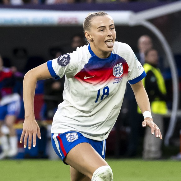 epa12266520 England&#039;s Chloe Kelly celebrates after scoring the winning penalty in the penalty shoot-out of the UEFA Women&#039;s EURO 2025 final soccer match between England and Spain, in Basel,  ...