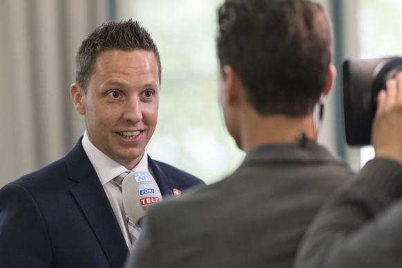 Christian Imark, SVP, Staenderats- und Nationalratskandidat, gibt ein Interview, am Tag der Eidgenoessischen Wahlen, am Sonntag, 20. Oktober 2019 im Wahlzentrum in Solothurn. (KEYSTONE/Alessandro dell ...