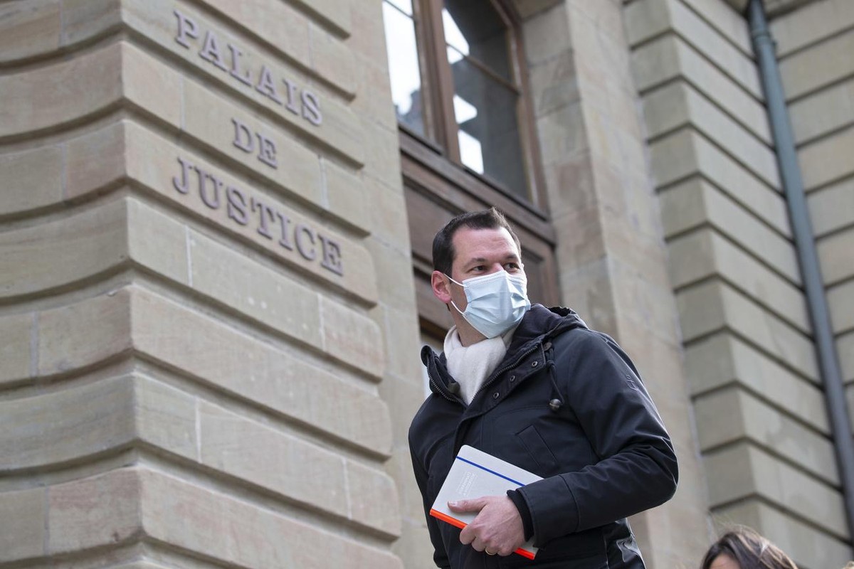 Pierre Maudet, conseiller d?Etat genevois, revient au palais de justice apres une pause lors du premier jour d'ouverture dans son proces pour acceptation d?avantage devant le Tribunal de police,  ...