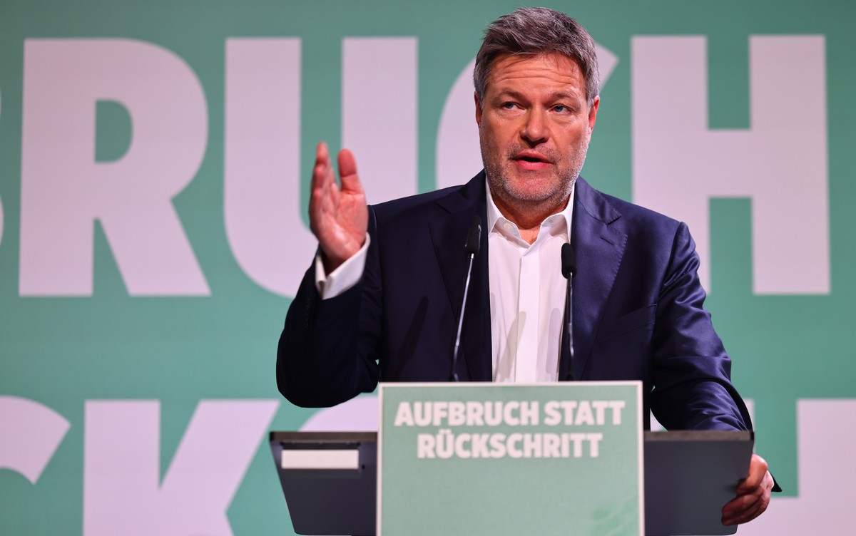 epa11890587 German Economy and Climate Minister and the Greens Party top candidate Robert Habeck presents the party's refined policy priorities at a press conference in Berlin, Germany, 12 Februa ...