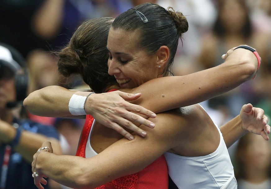 Flavia Pennetta bezwingt Roberta Vinci in zwei Sätzen.