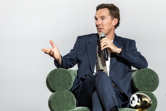 epa12415034 British actor Benedict Cumberbatch talks in a ZFF Masters session after receiving the Golden Eye Award at the 21th Zurich Film Festival (ZFF) in Zurich, Switzerland, 29 September 2025. The ...