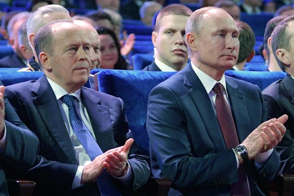 FSB-Chef Alexander Bortnikow (links) und der russische Präsident Wladimir Putin haben einst gemeinsam beim KGB gedient.