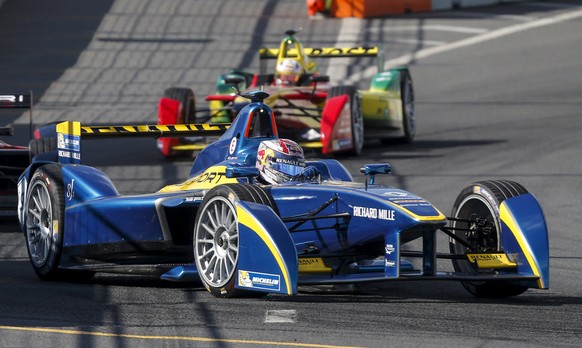 E.dams-Renault driver Sebastien Buemi (front) of Switzerland competes in the Formula E Championship race in central Moscow, Russia, June 6, 2015. Electrically powered racing cars compete in the FIA Fo ...