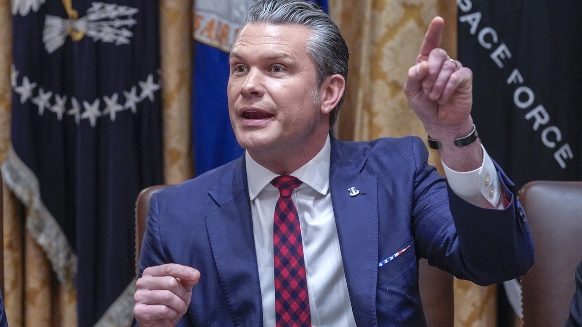 epa12565238 US Secretary of War Pete Hegseth answers a reporter's question during a Cabinet meeting in the Cabinet Room of the White House in Washington, DC, USA, 02 December 2025. EPA/YURI GRIPA ...