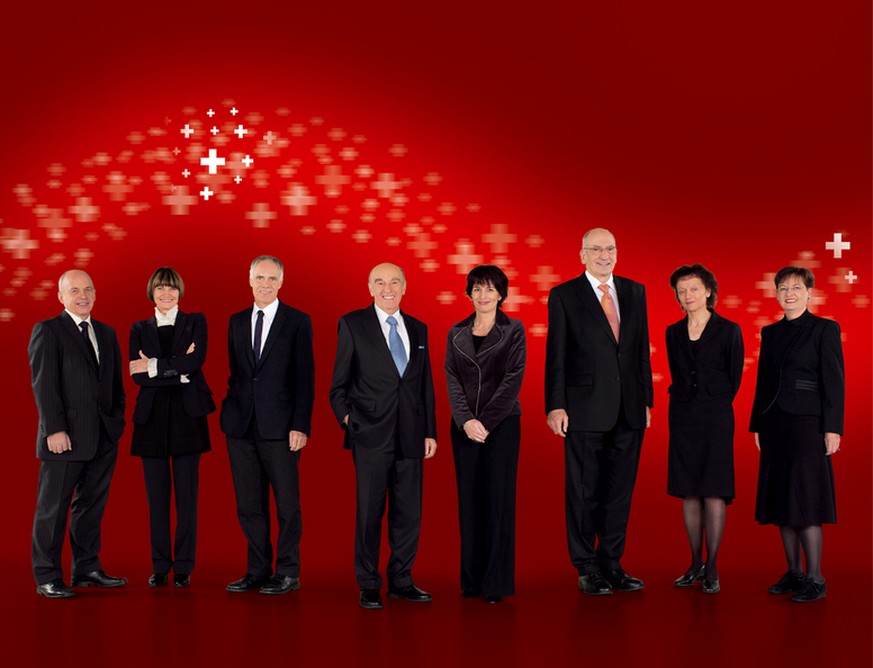 Ueli Maurer (SVP), Micheline Calmy-Rey (SP), Moritz Leuenberger (SP), Hans-Rudolf Merz (FPD), Doris Leuthard (CVP), Pascal Couchepin (FDP), Eveline Widmer-Schlumpf (BDP) und Bundeskanzlerin Corina Cas ...