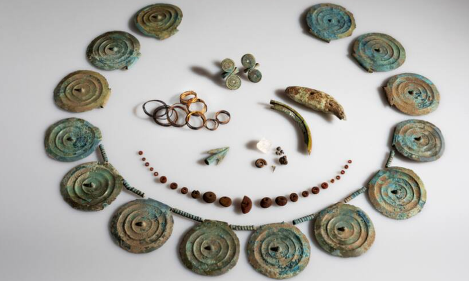 Modeschmuck aus der Bronzezeit: Stachelscheiben.