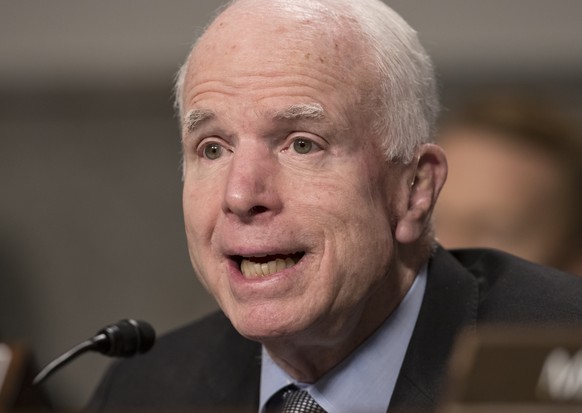 Hat den Magnitsky Act durch den Kongress geboxt: John<br> McCain.