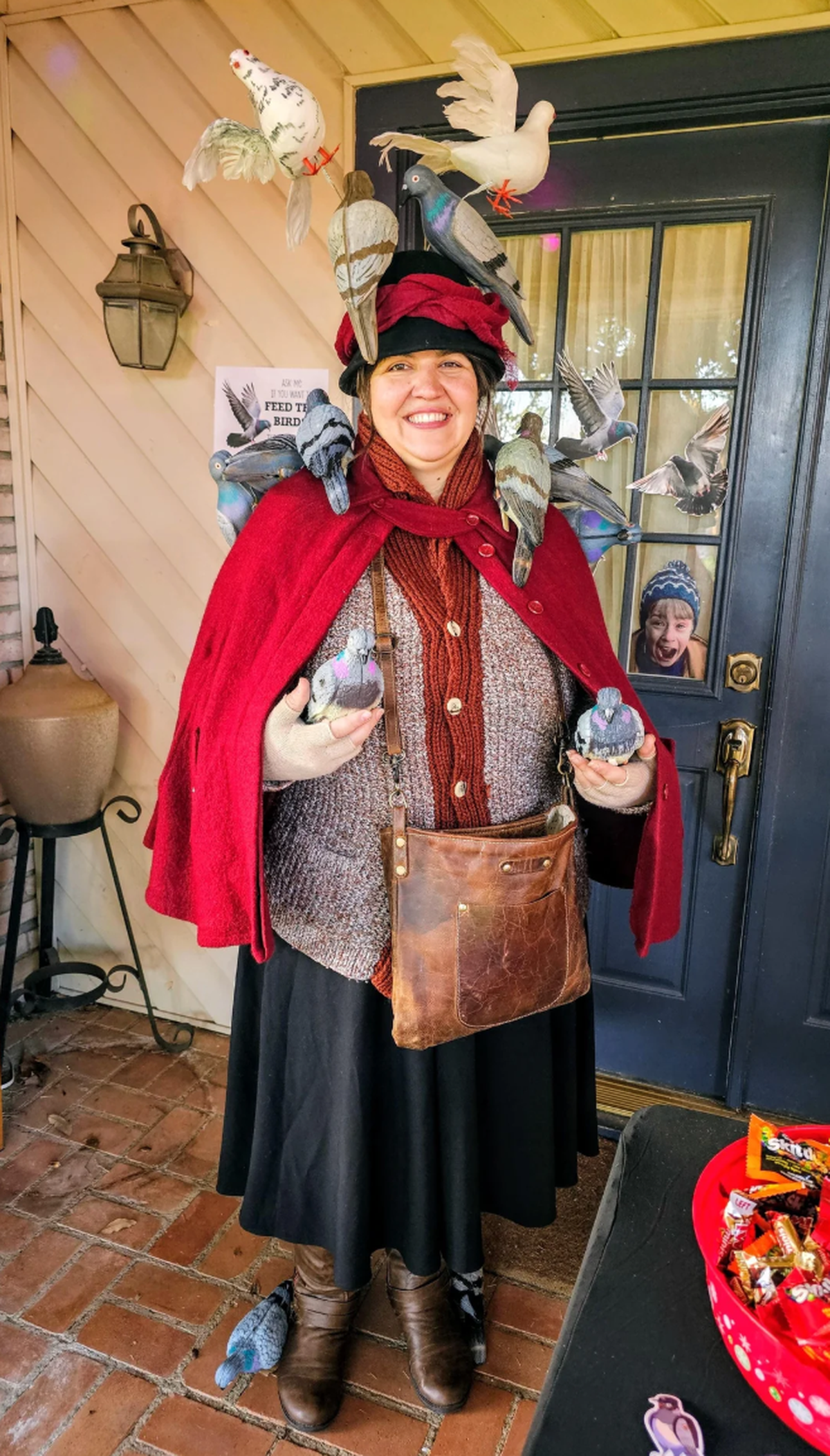 Krasse Halloweenkostüme: Tauben-Lady