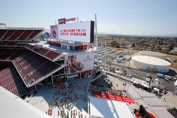 Die NFL beansprucht das ganze Gelände rund ums Stadion.