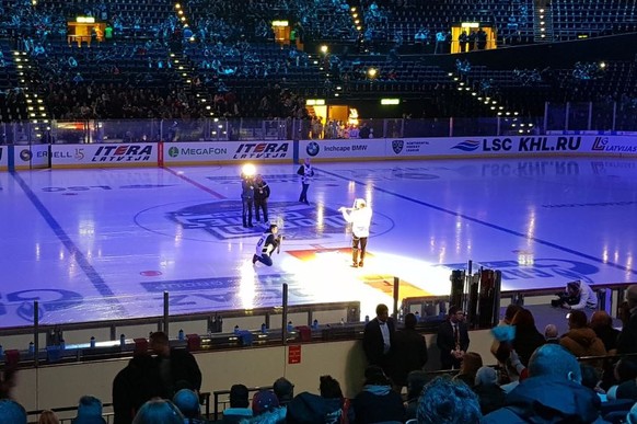 Geigenspiel vor der Partie&nbsp;ZSKA Moskau gegen Dinamo Riga.