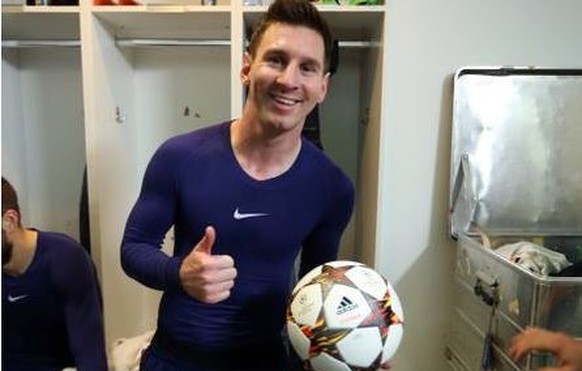 Messi freut sich über den Rekord.