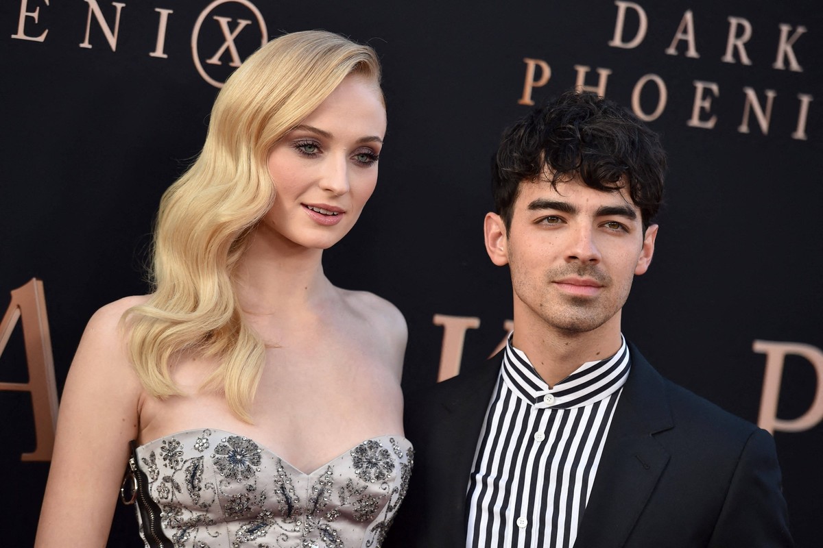 Joe Jonas Files For Divorce From Sophie Turner File photo dated June 04, 2019 shows Sophie Turner and Joe Jonas attend the Premiere Of 20th Century Fox s Dark Phoenix at TCL Chinese Theatre in Los Ang ...
