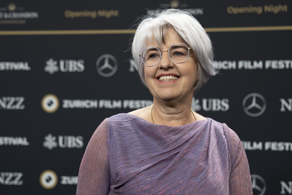 epa11640425 Swiss federal councilor Elisabeth Baume Schneider arrives on the green carpet for the Opening Night of the 20th Zurich Film Festival (ZFF), in Zurich, Switzerland, 03 October 2024. The 20t ...