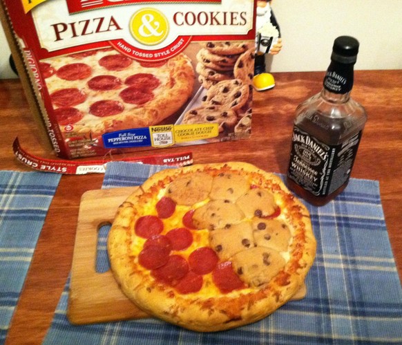 pizza cookies kekse jack daniels whisky whiskey http://i.imgur.com/Q2x9q.jpg