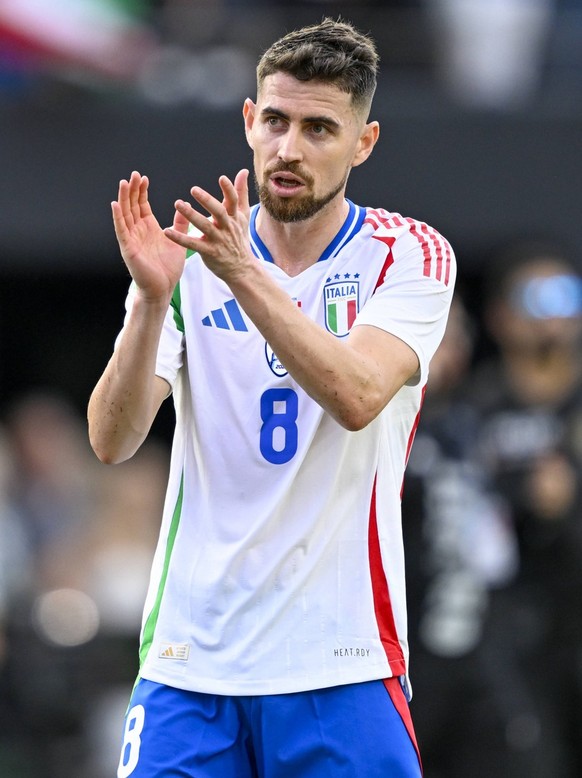 FT. LAUDERDALE, FL - MARCH 21: Italy midfielder Jorginho Frello 8 claps his hands for the fans after the Italy vs. Venezuela International Friendly, L