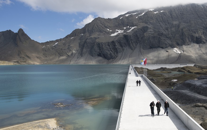 ARCHIVBILD ZUR MEDIENKONFERENZ DER WIRTSCHAFTSVERBAENDE GEGEN DIE ENERGIESTRATEGIE 2050, AM MONTAG, 20. MAERZ 2017 - Blick auf die Staumauer Muttsee des Pumpspeicherwerks Limmern der Axpo Holding AG,  ...