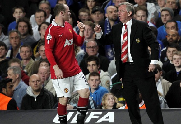 Ferguson erklärt Rooney den Weg zum Tor.&nbsp;