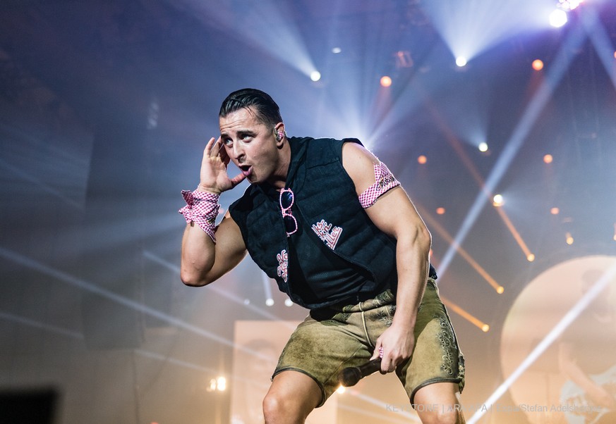 ABD0214_20181129 - INNSBRUCK - ÖSTERREICH: Andreas Gabalier am Donnerstag, 29. November 2018, anlässlich des Tourauftakts von Andreas Gabalier in der Olympiahalle in Innsbruck. - FOTO: APA/EXPA/STEFAN ...