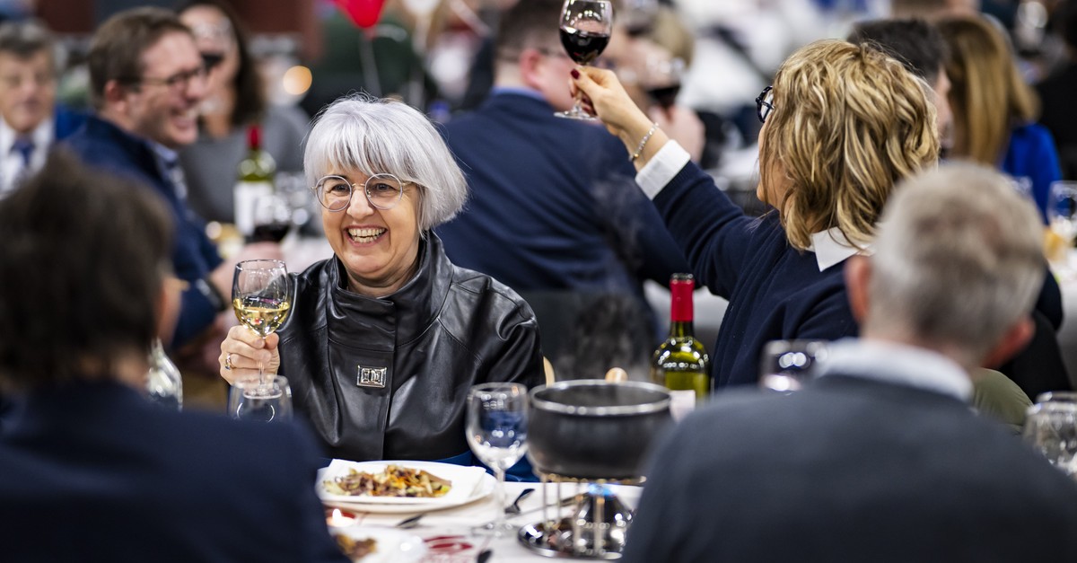 baume-schneider-begr-sst-schweizer-l-sung-in-moutier