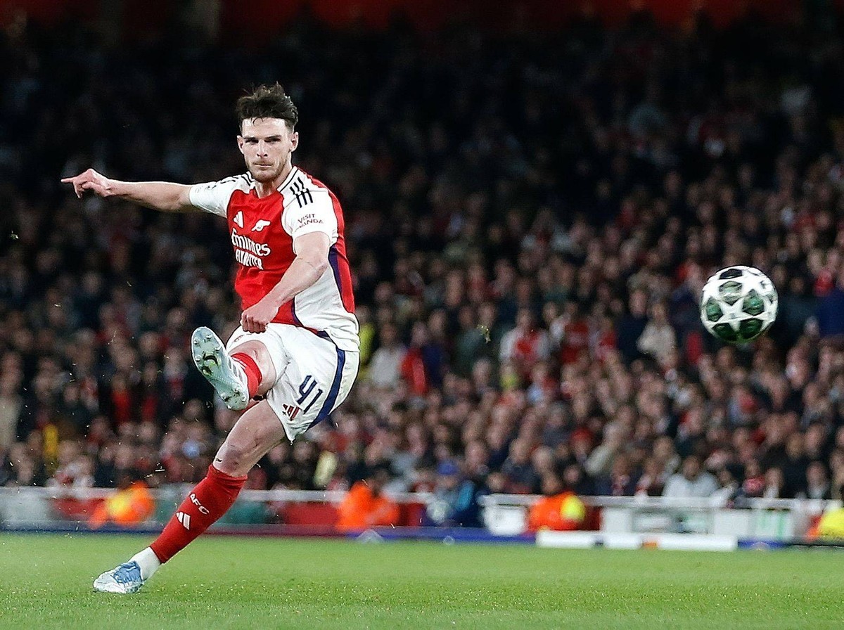 Declan Rice puts Arsenal 1-0 up scoring directly from a free kick in the 2nd half Arsenal v Real Madrid, Football, UEFA Champions League, Emirates Stadium, Islington, London, UK - 08/04/2025 Editorial ...