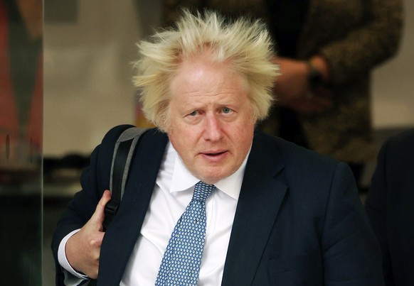 KEYPIX - epa12469825 Former British Prime Minister Boris Johnson departs the Covid-19 Inquiry in London, Britain, 21 October 2025. Johnson gave evidence to the Covid Inquiry over his government&#039;s ...