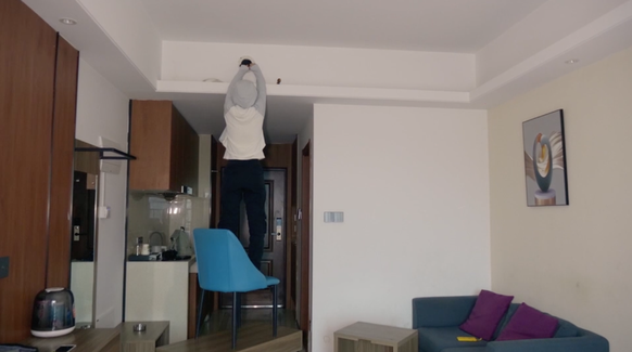 Screenshot BBC.

BBC-Team findet versteckte Kamera in Hotelzimmer in China.