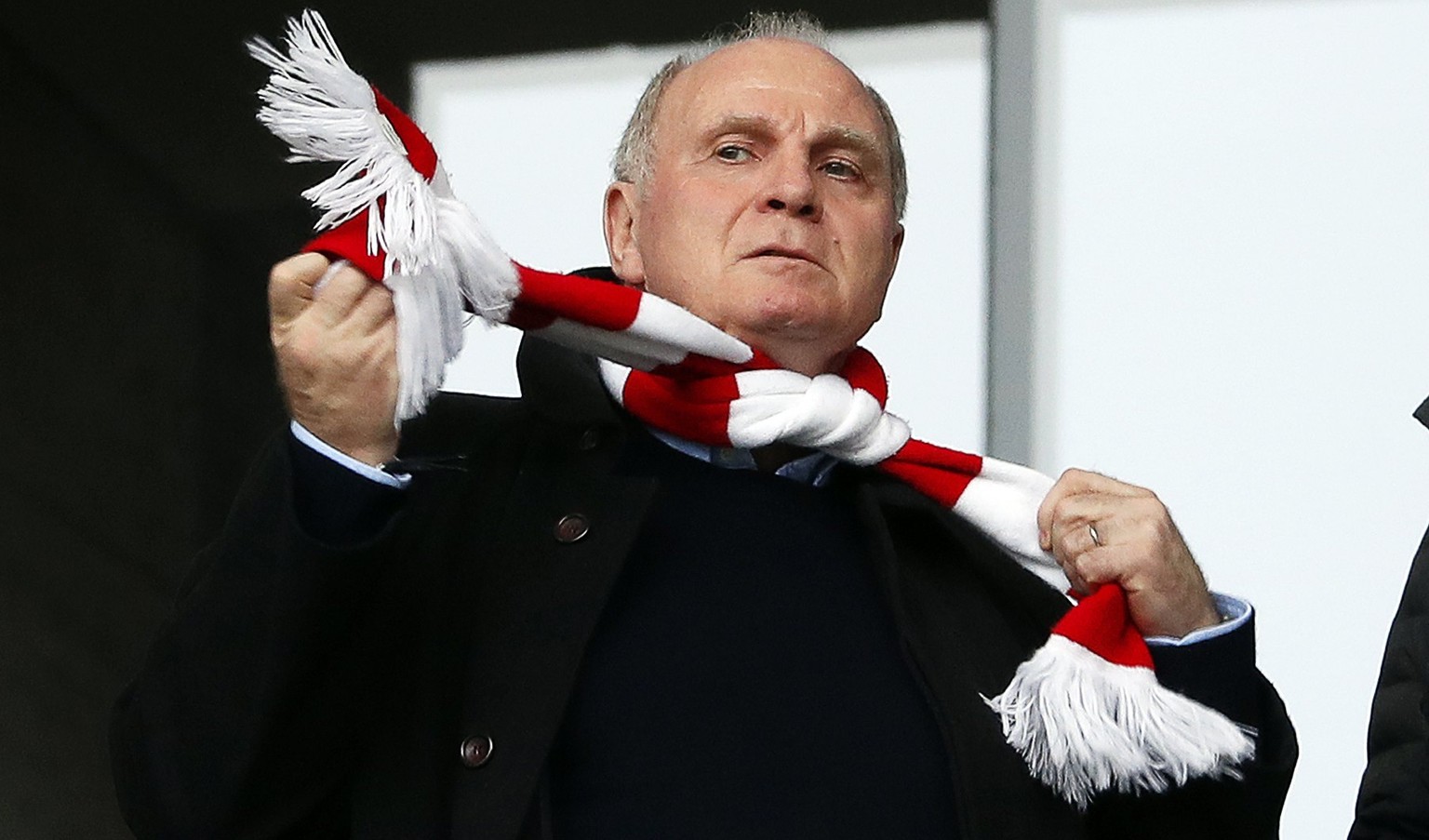 epa05802331 Bayern&#039;s President Uli Hoeness before the German Bundesliga soccer match between Hertha BSC and Bayern Munich in Berlin, Germany, 18 February 2017. EPA/FELIPE TRUEBA (EMBARGO CONDITIO ...