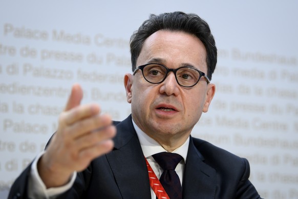 Claus Bolte, Leiter Bereich Zulassung, Swissmedic, spricht waehrend einem Point de Presse zum Coronavirus mit Fachexperten des Bundes, am Dienstag, 1. Dezember 2020 im Medienzentrum Bundeshaus in Bern ...