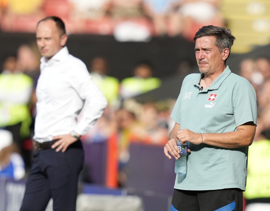 epa10076313 Switzerland&#039;s coach Nils Nielsen reacts during the UEFA Women&#039;s EURO 2022 group C soccer match between Switzerland and the Netherlands in Sheffield, Britain, 17 July 2022. EPA/An ...