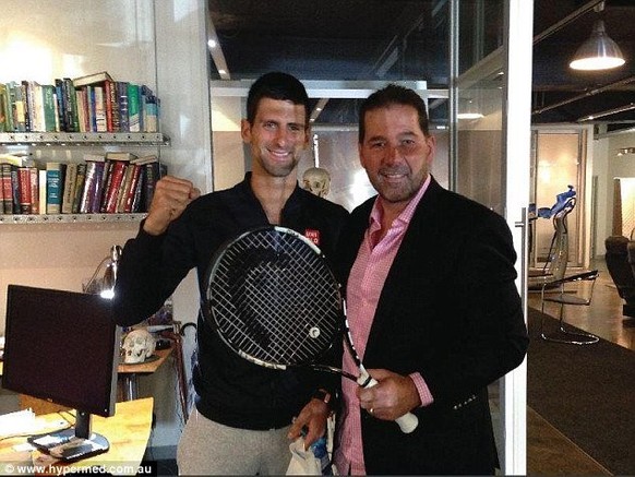 Djokovic im Jahr 2016 mit Malcolm R. Hooper.