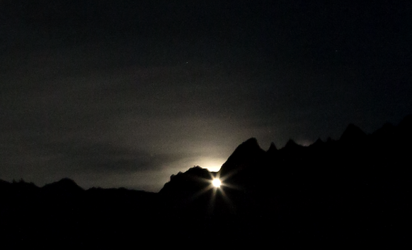 Das Martinsloch ist eine natürliche Felsöffnung im Schlernmassiv.